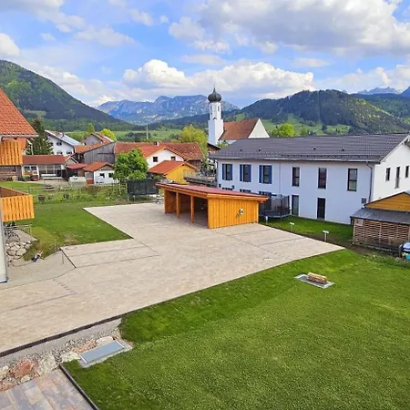 Hipp - Bergblick Und Wellness In Lage *