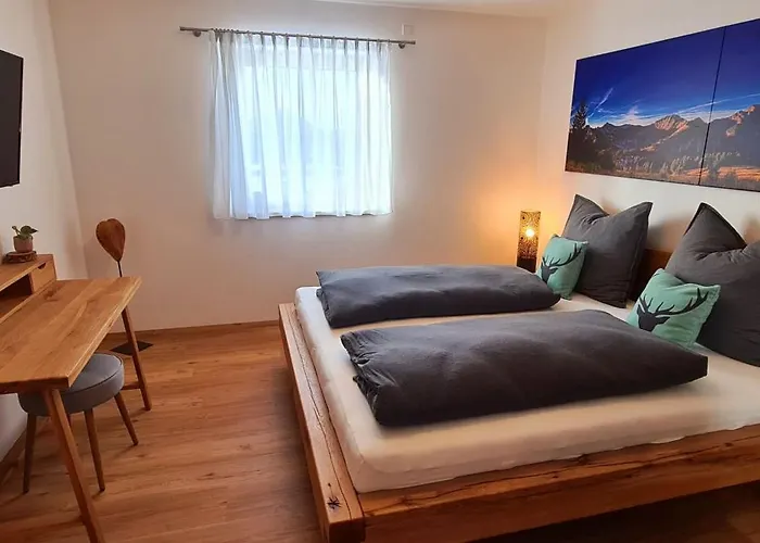 Hipp - Bergblick Und Wellness In Lage *