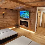 Hipp - Bergblick Und Wellness In Lage