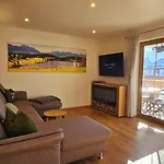 Hipp - Bergblick Und Wellness In Lage