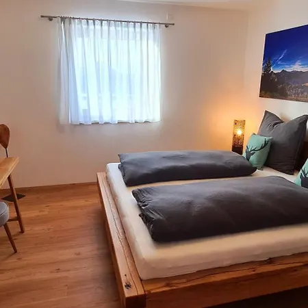 Hipp - Bergblick Und Wellness In Lage *